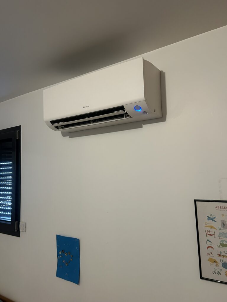 Unité murale de climatisation réversible posée par PROMAXELEC
